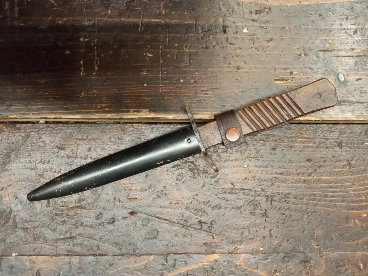 World war 2 trench dagger 2.jpg