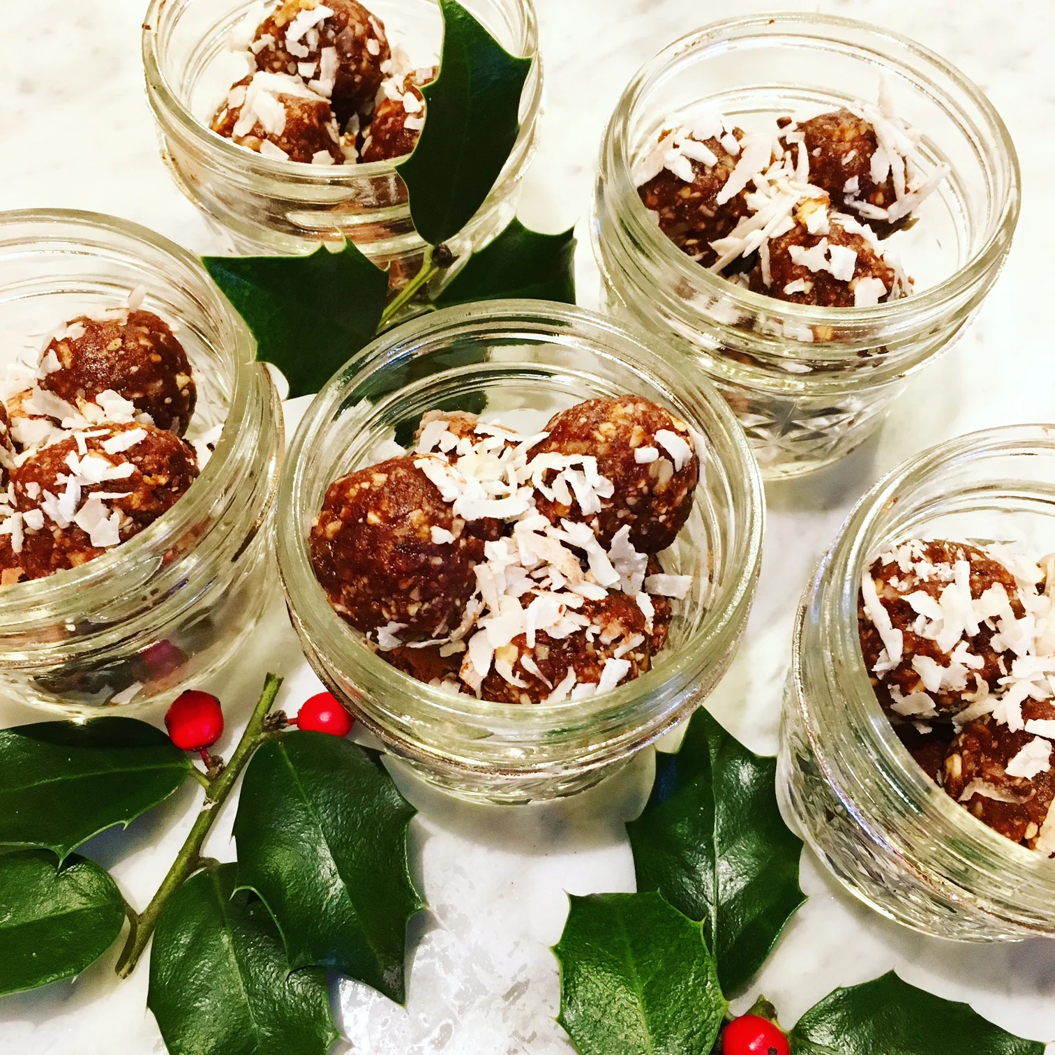 Peanut Butter & Cocoa Energy Bites!