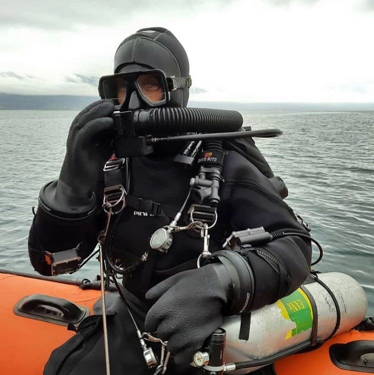 It&rsquo;s that time of the year&hellip; who&rsquo;s ready for drysuit season? @jasonisley 📷@roger.munns #articdiving #coldwaterscuba #coldwaterdiving #drysuitdiving #pinnacleaquatics #drysuits