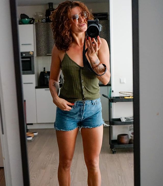 Yaahaasss! Kom maar door met dit lekkere weer 😍😍 Gister mijn nieuwe zonnebrillen mogen omarmen! Hihi zo onwijs blij mee!
Mijn oude begon wat kuren te krijgen en ik was aan vernieuwing toe 😍

Nu gelijk uitproberen en genieten van dit zomerse weeken