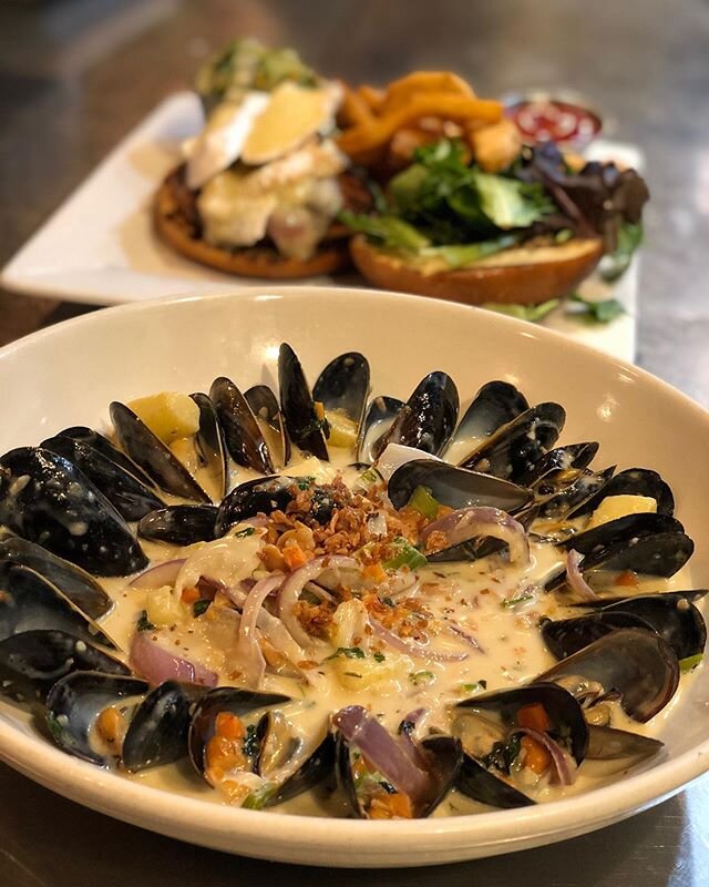 Saut&eacute;ed Mussels // pineapple, onion, herbs, cashews, rice noodles, coconut lemongrass garlic sauce.