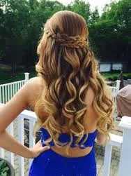 We love these soft curls paired with this stylish halo braid.