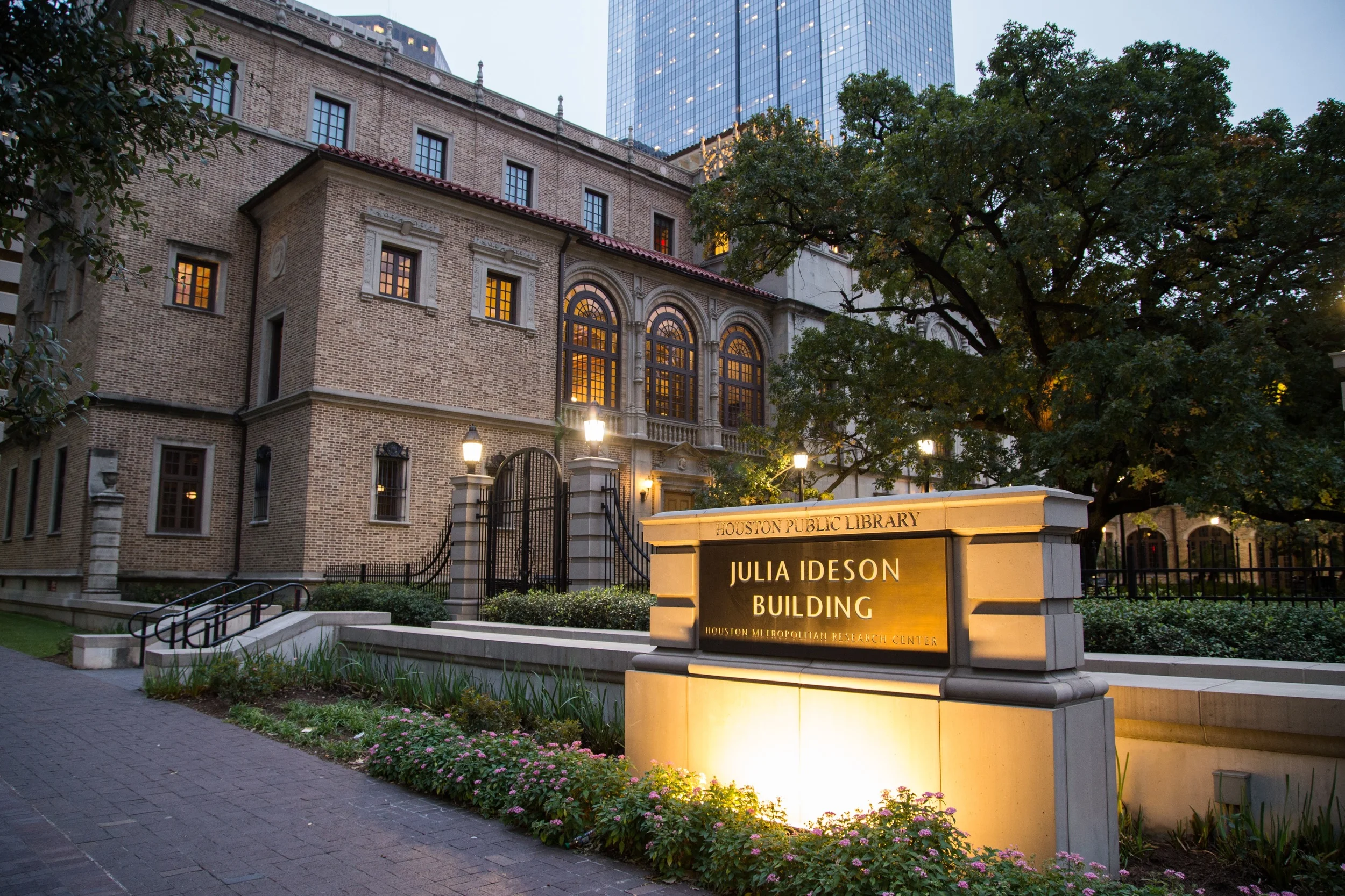 aapahouston_library.jpg