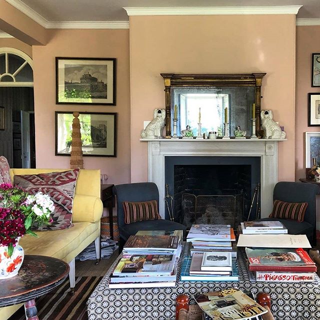 You'd never guess why @benpentreath is one of our favourite desigers - Reposted from @benpentreath -  Summer sitting room.  It was a long time ago now that I painted the walls a soft pink that was half way between Farrow and Ball&rsquo;s setting plas