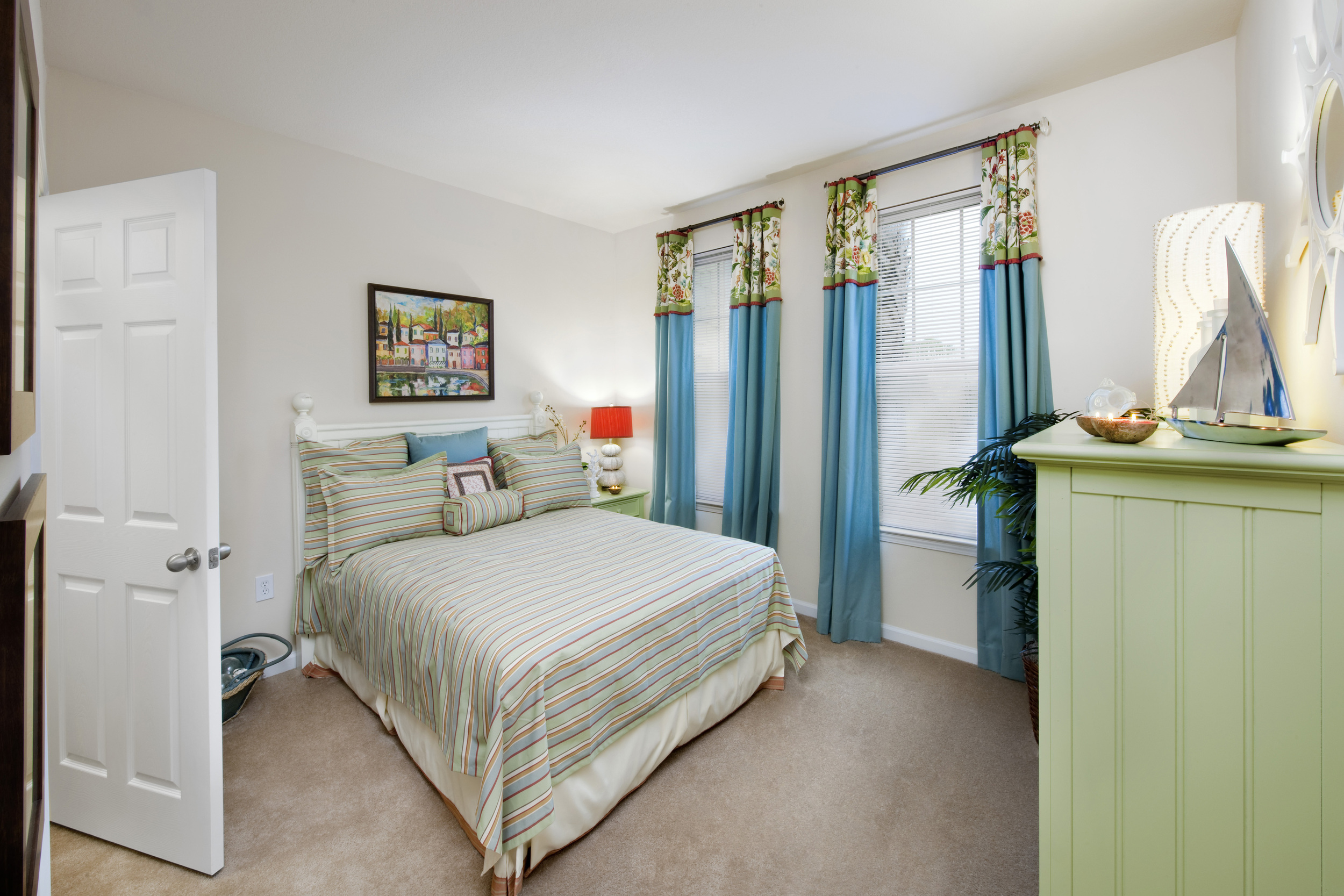 Model Bedroom 02.jpg