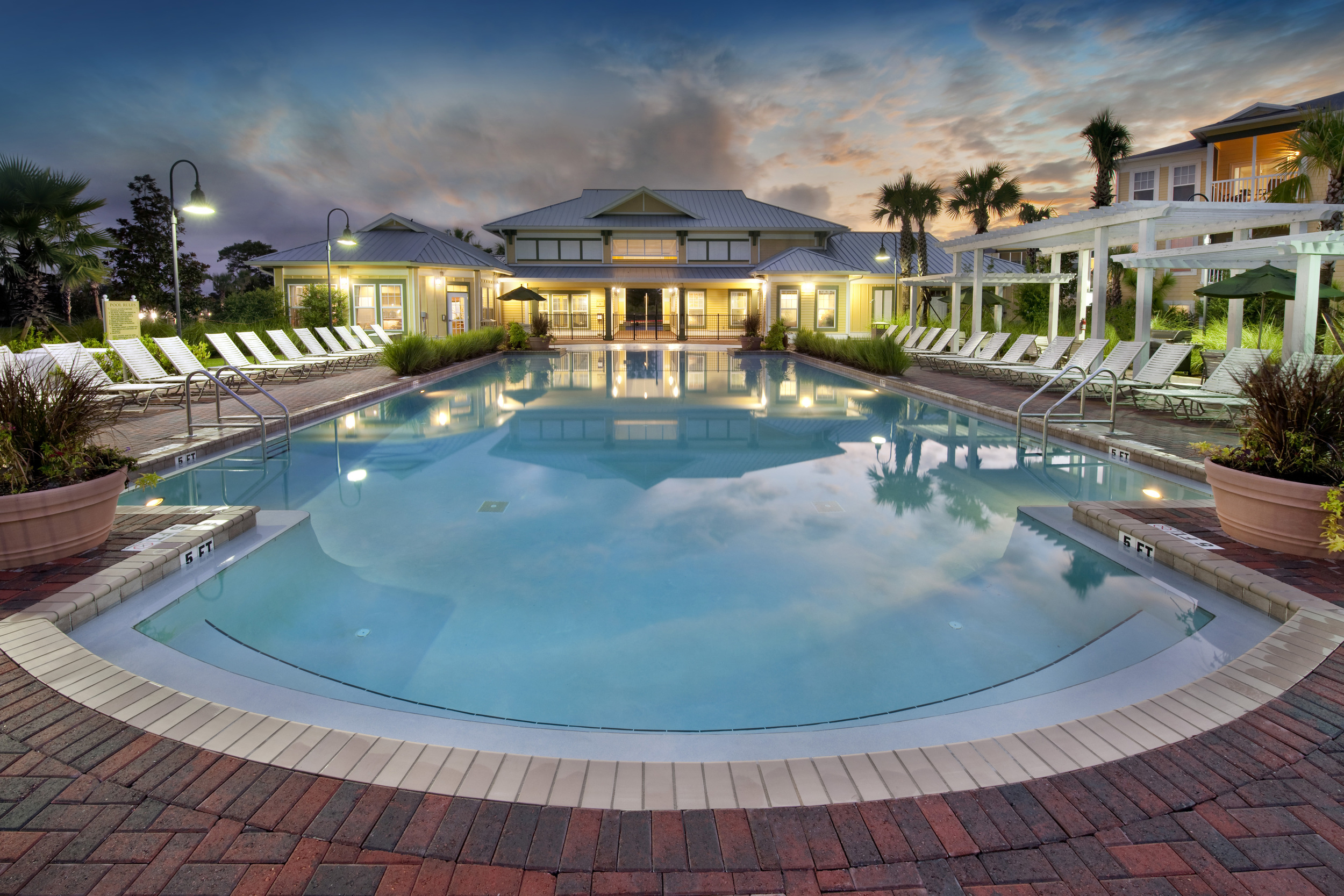 Pool Eve 01.jpg