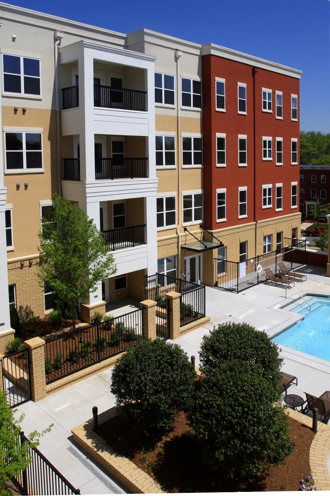 Exterior Photos 024.jpg