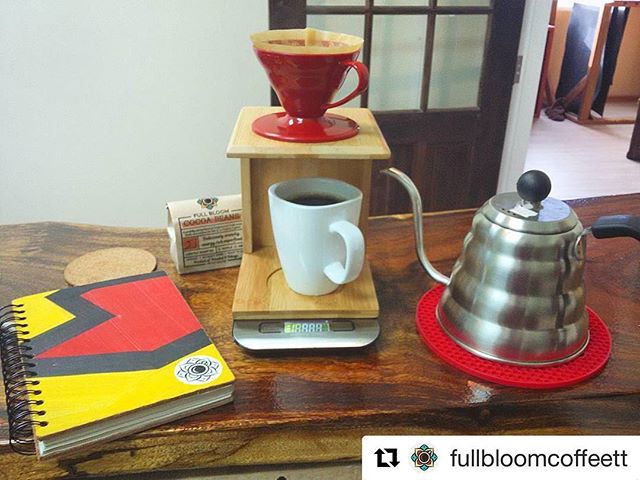 Fresh coffee and ideas flowing at @fullbloomcoffeett

#Repost ・・・
Morning brew ✌️☕ come get yours! #ethiopiasidamo #freshroastedcoffee #fullbloomcoffeett #wakeupandshakeup