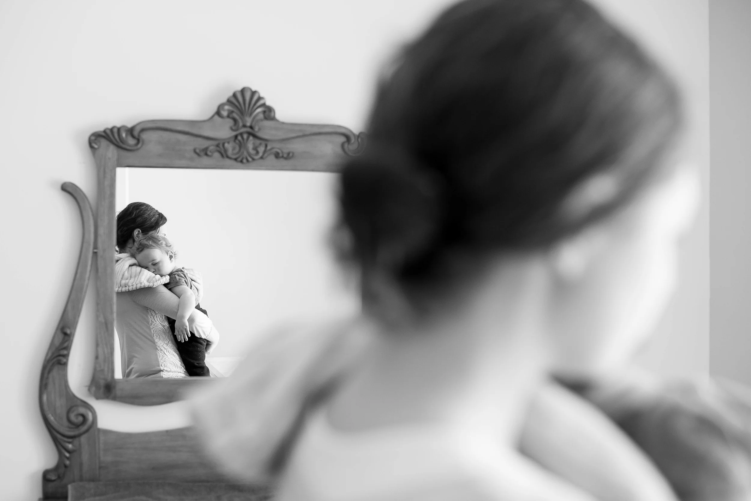 Heidi says that she and Myles sometimes spend time in the mornings looking in this mirror in his bedroom.