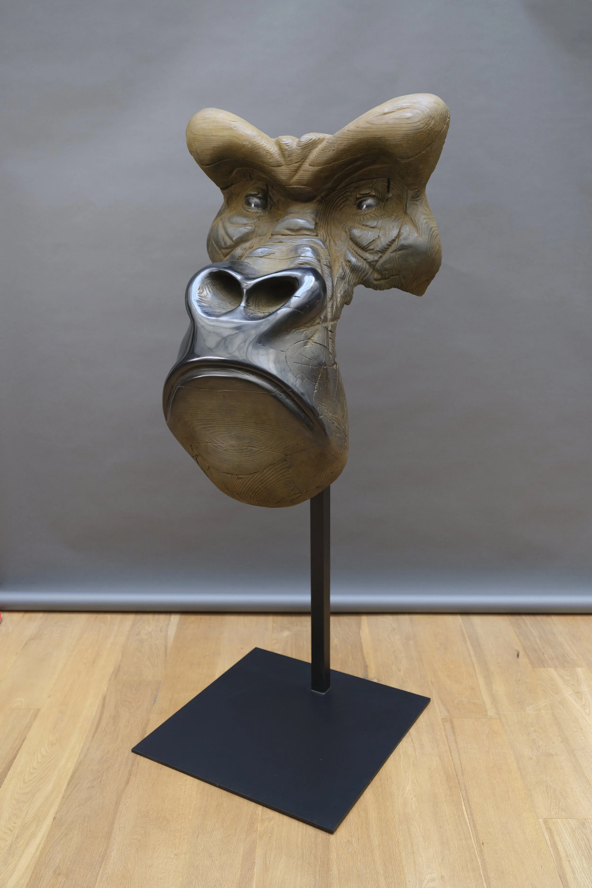 GORILLE VIII,2021,bronze,186x75x75cm. .JPG