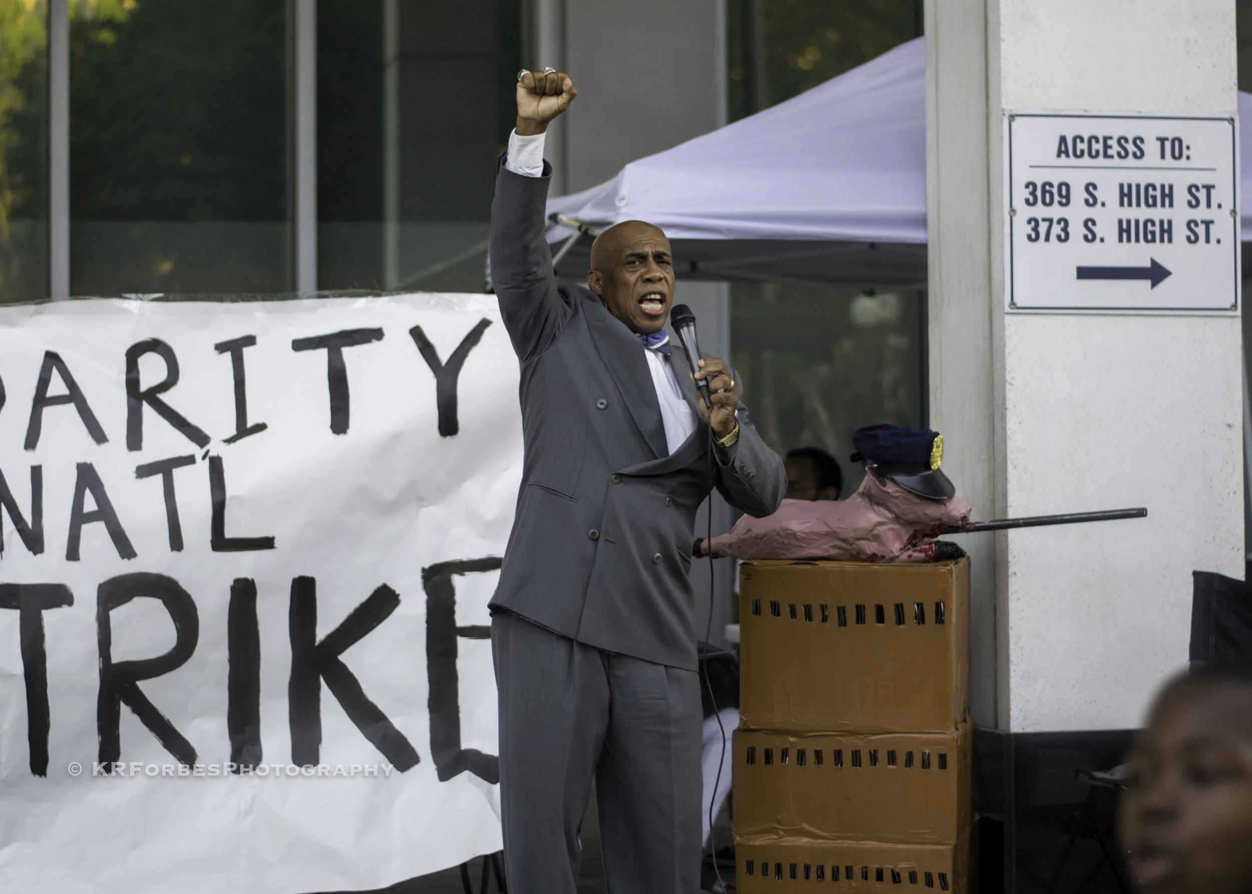Lionel Muhammad, wrongfully imprisoned for over 23 years, addresses the crowd gathered at the Franklin County courthouse.