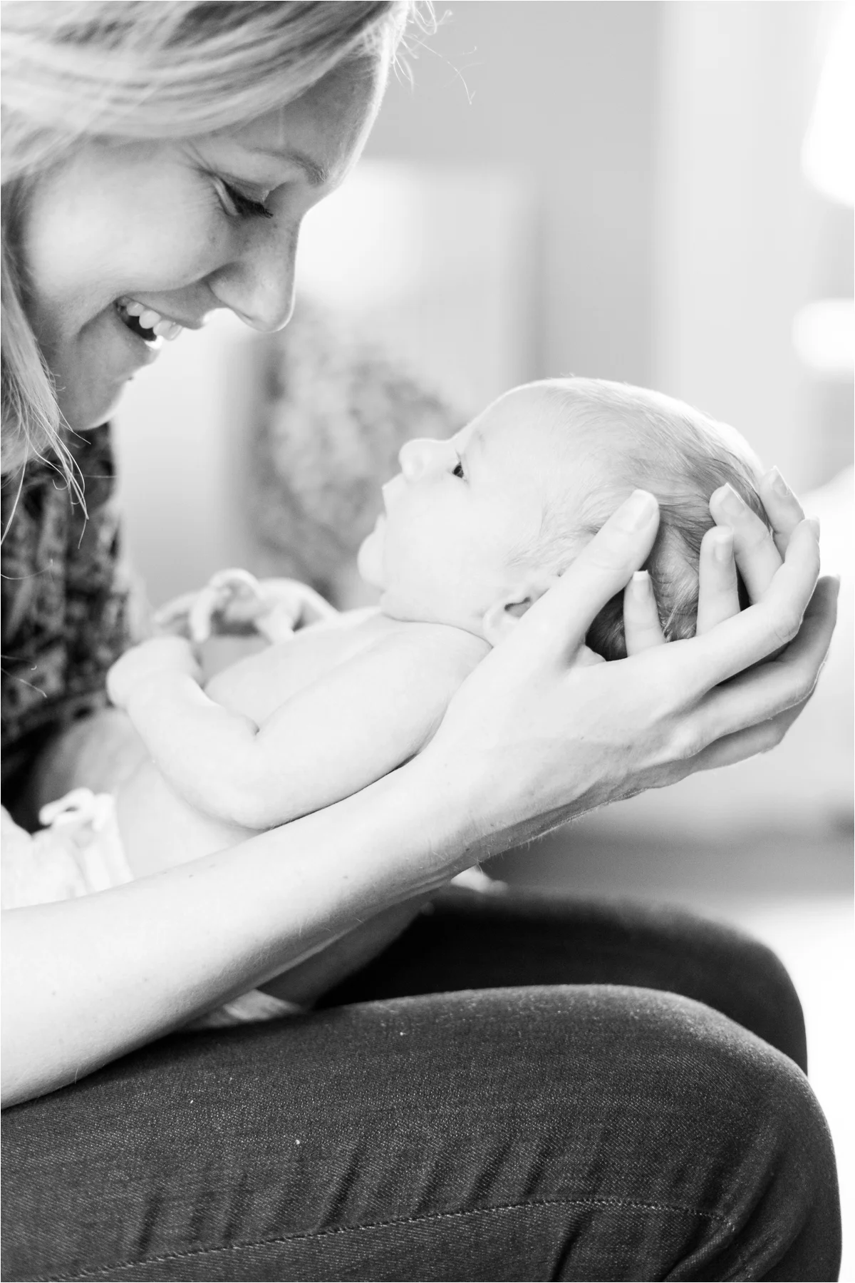 Lifestyle in-home newborn session in San Francisco, CA. Photos by Briana Calderon Photography based in the San Francisco Bay Area in California.