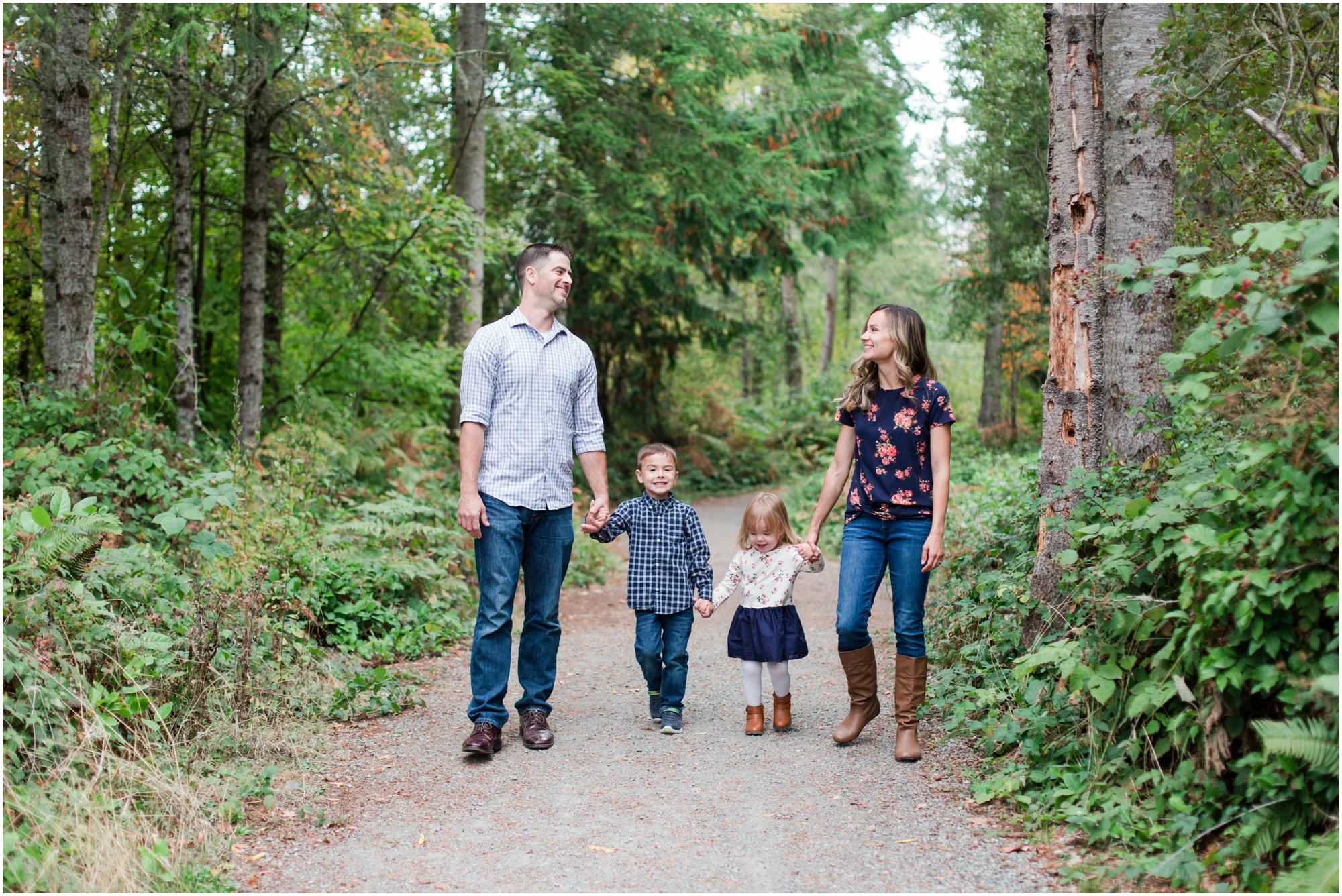 Tehaleh fall family pictures by Briana Calderon Photography based in the Greater Seattle & Tacoma, WA_0894.jpg