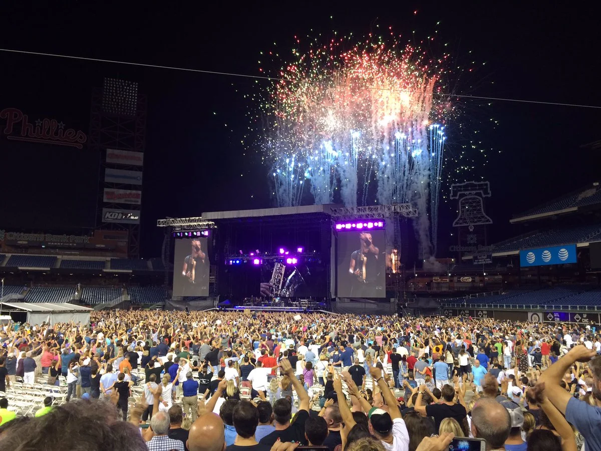Live & Loco: Four Hours, Four Minutes...Bruce Springsteen and the E Street Band Play The Longest Show Of Their Career On 9/7/16 In Philadelphia