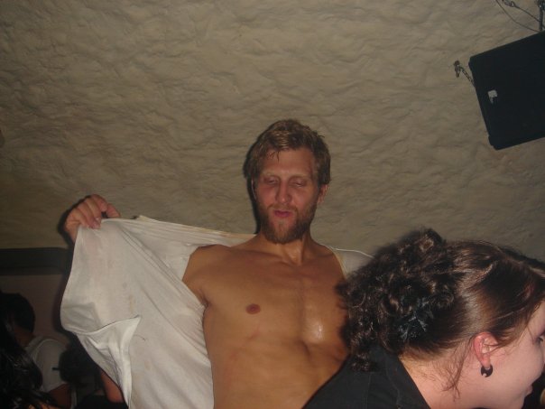 Every time your boy thinks about how good Dirk & AI would have been playing together, it makes me want to get drunker than Dirk must have been whenever the above photo was taken.