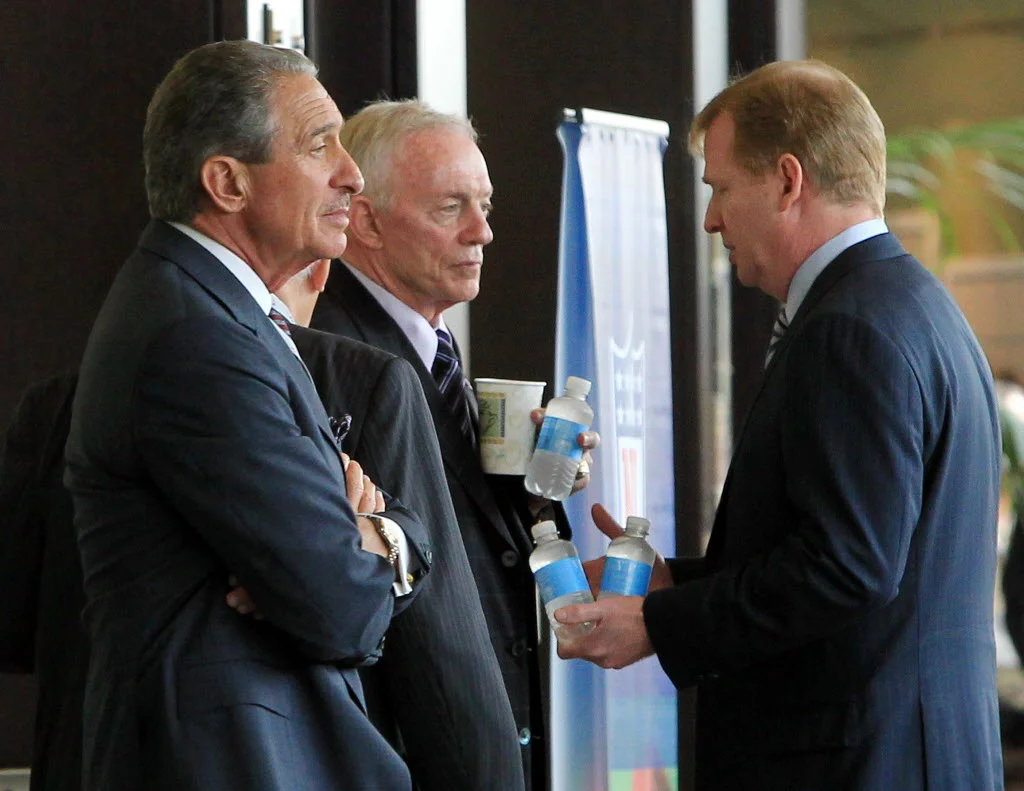 jerry jones arthur blank.jpg