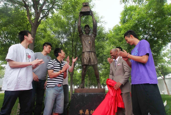steph marbury statue.jpg