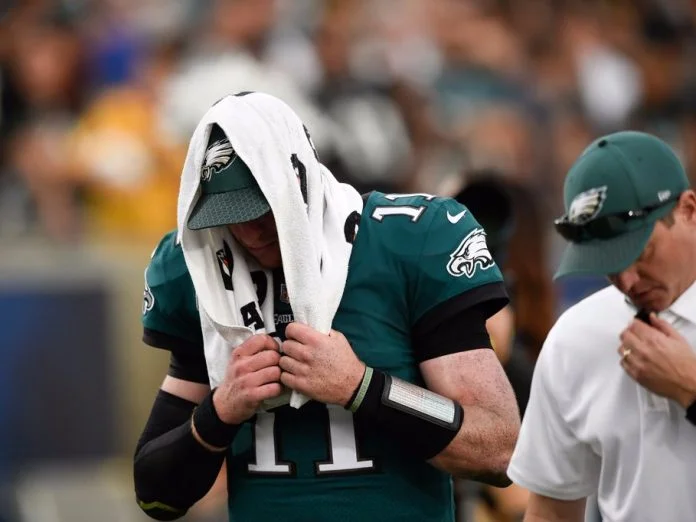 Carson-Wentz-ACL-Injury-Confirmed-696x522.jpg