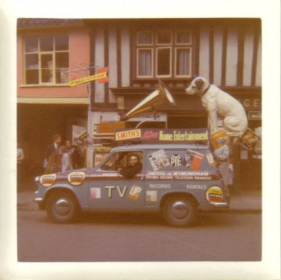 nipper car.jpg
