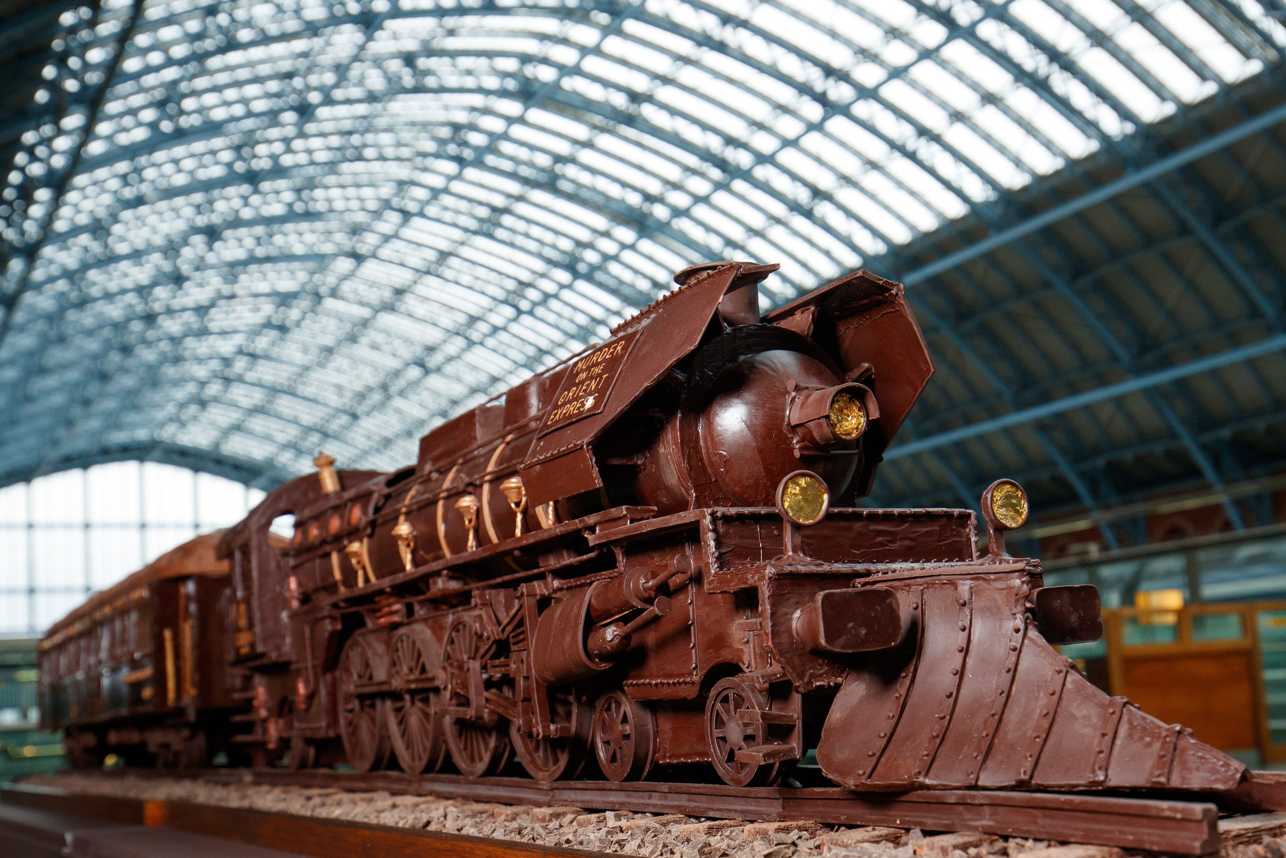 Godiva Chocolate Steam Train pulls into St Pancras Station! — chocolatician