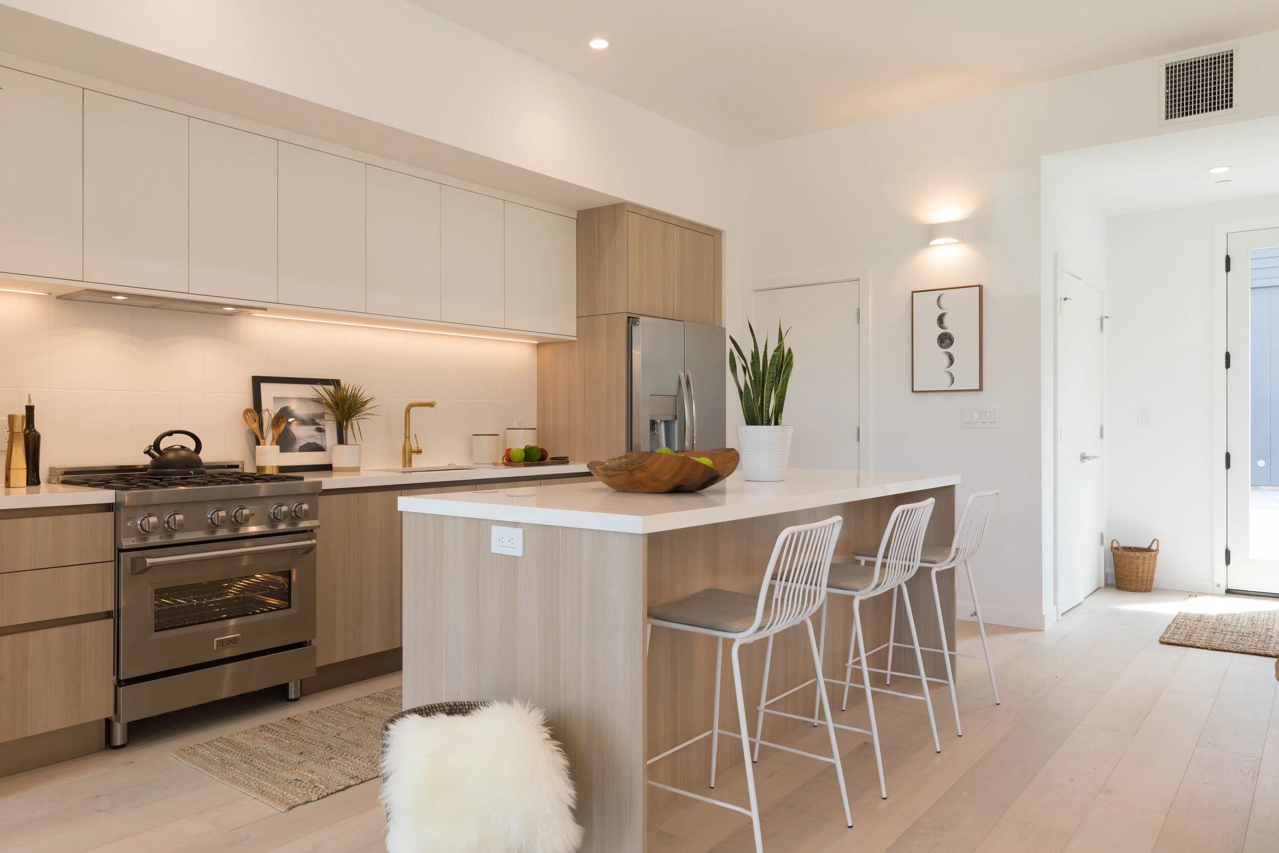 3278 Helen St 20.jpg