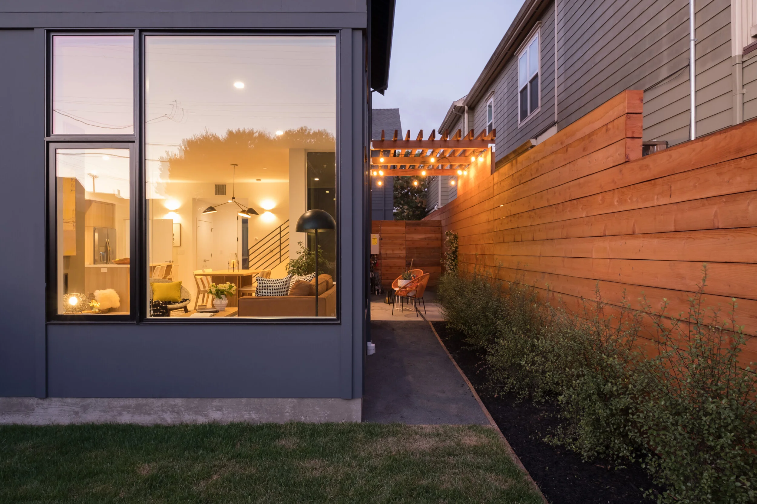 3278 Helen St 04.jpg