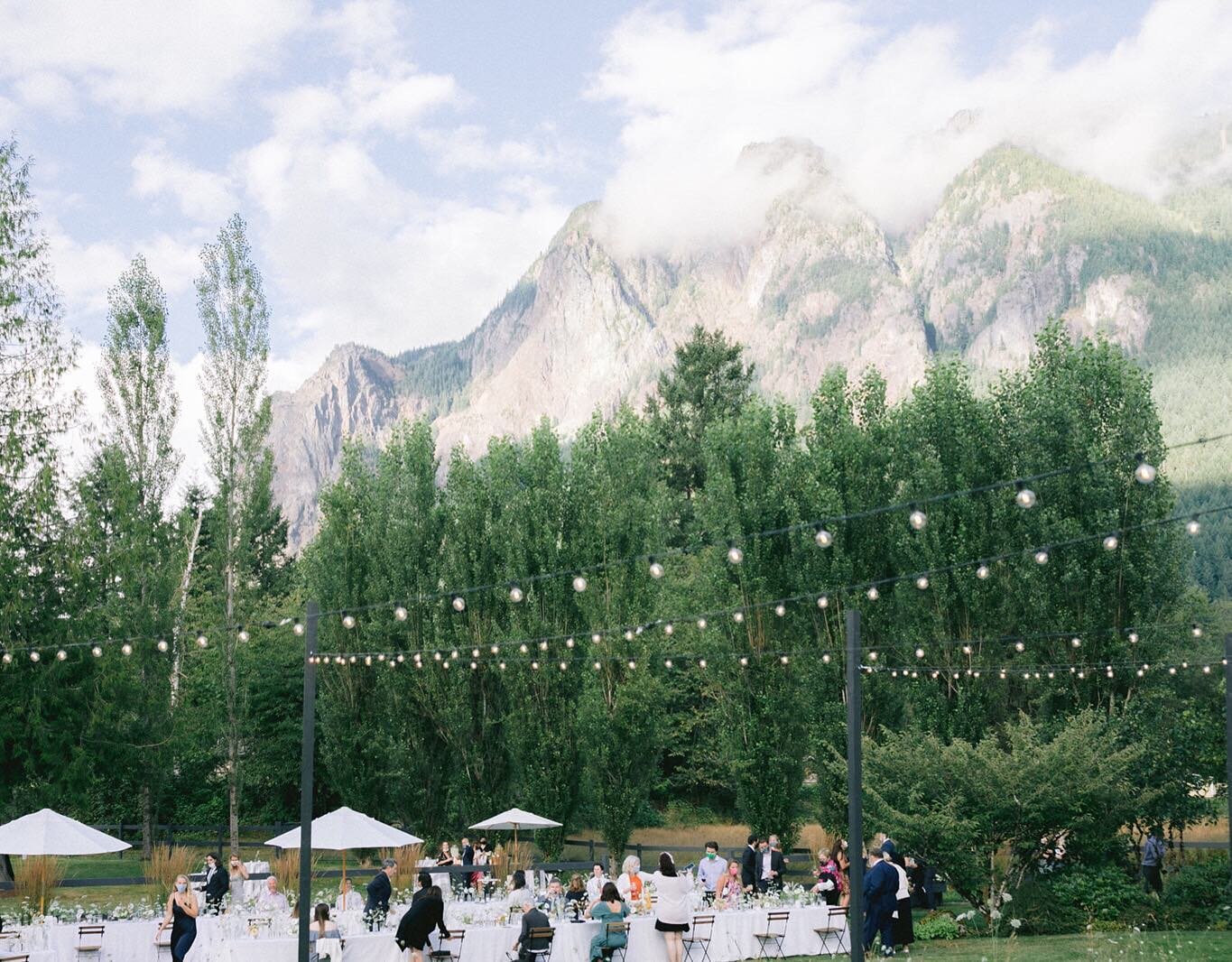 Heading to this beautiful place today. North Bend has quickly become somewhere I just think is so magical. There are so many locations in Washington that look like far off places in the world and this is definitely one of them.

photo: @maloriekeroua