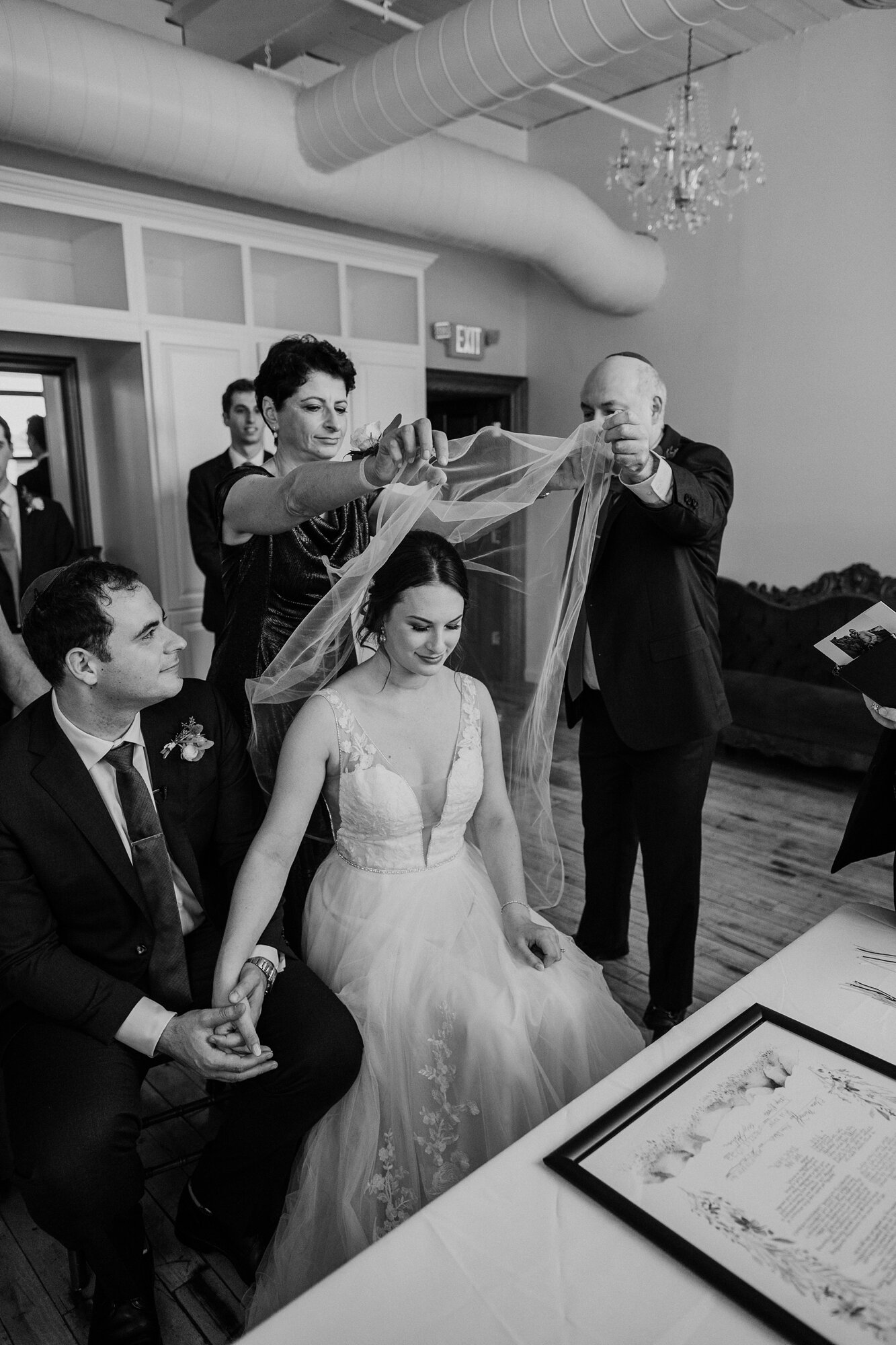  The signing of the ketubah in our bridal was so intimate and special! 