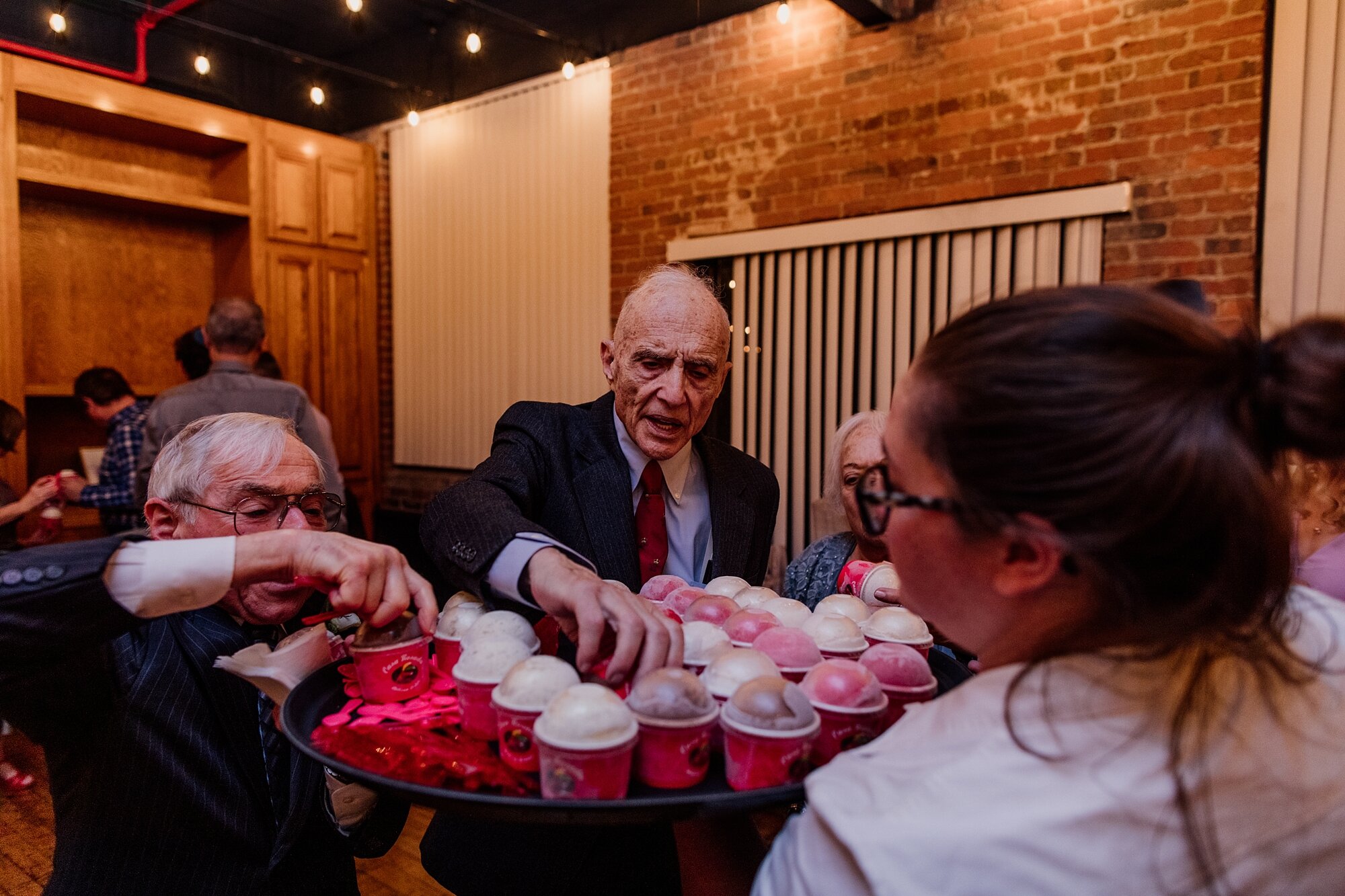  The delicious gelato that Elena &amp; Natan served was SUCH a hit! It’s always fun to surprise your guests with a little something different. 