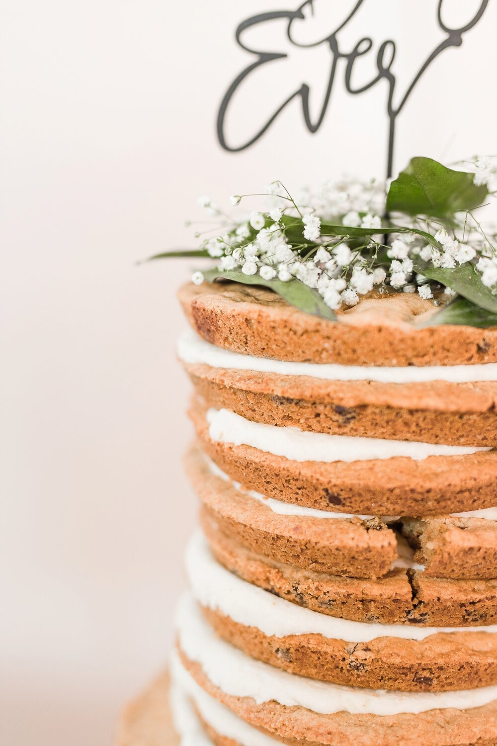  Jessica and Michael went a little different with their wedding desserts. Instead of a traditional cake, they had a giant cookie tower AND handmade ice cream cookie sandwiches in different flavors. 