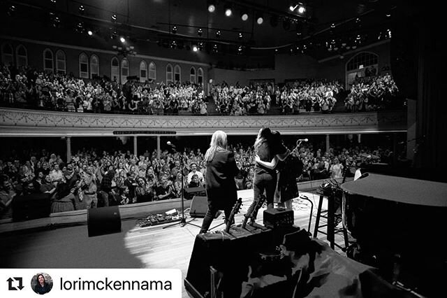 This one is out in the world tomorrow. Such a great song 🤍👏🏼 #lizrosemusic ✨ #Repost @lorimckennama ・・・
I wrote &ldquo;Good Fight&rdquo; with my love junkies, @lizrose0606 and @ifiwerehillarylindsey one day during one of our regular love junkie se