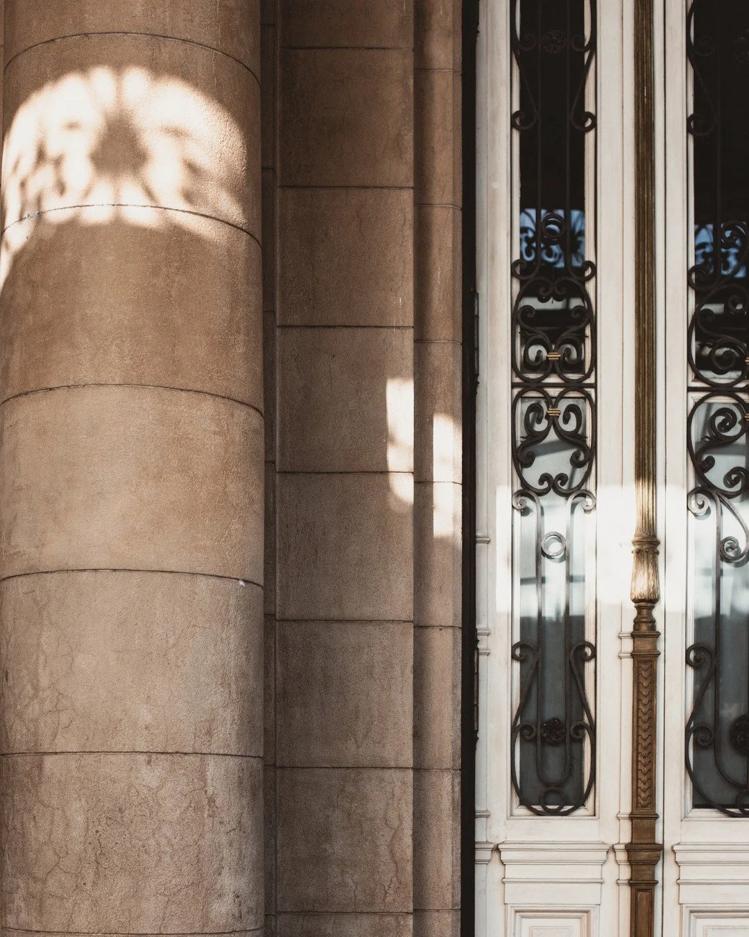 EL TEATRO COL&Oacute;N DE BUENOS AIRES

I wanted to step inside the famous theater and even see a show. Alas, none of the shows on the schedule would have been suitable for my kids, so I contented myself with a walk around the square and a nearby par