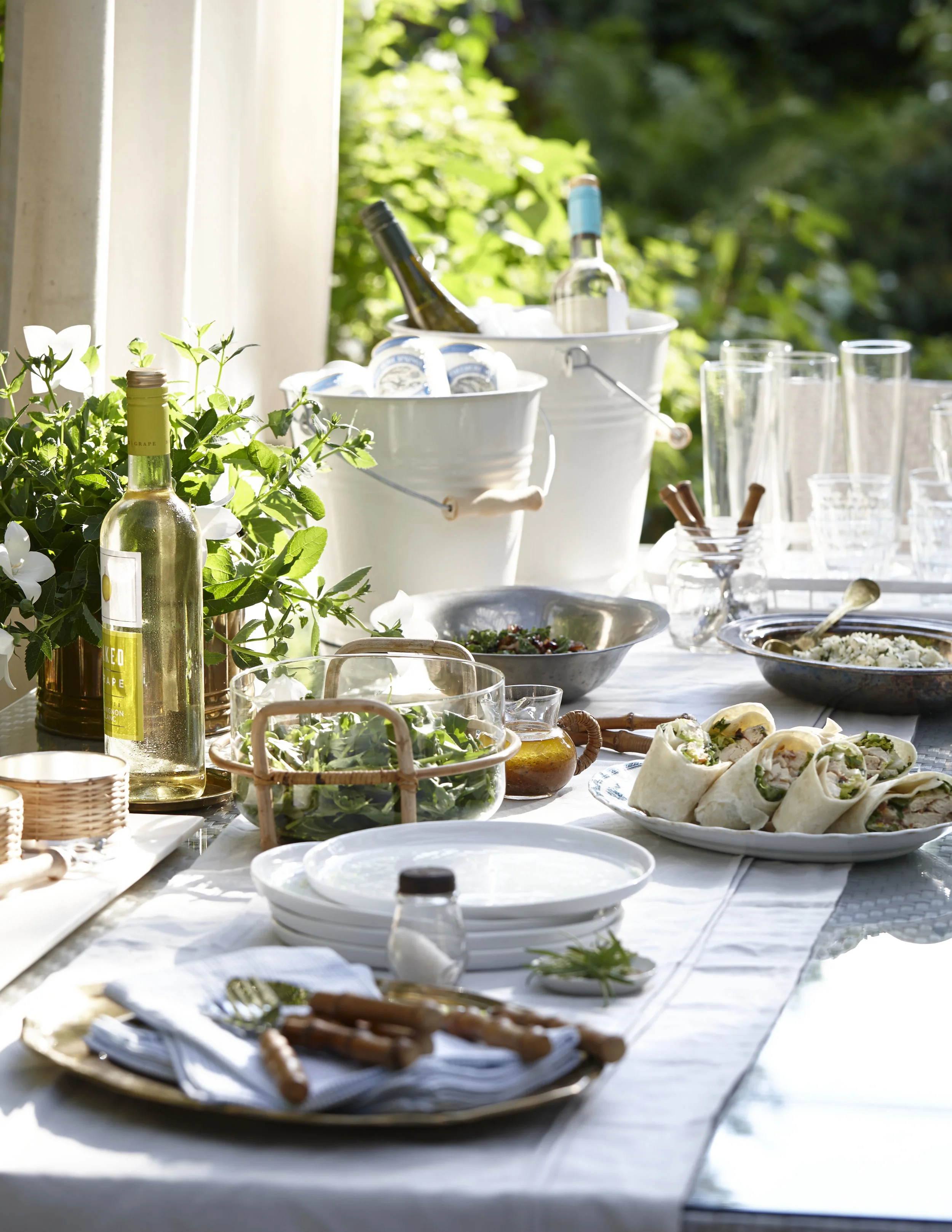 GARDEN PARTY