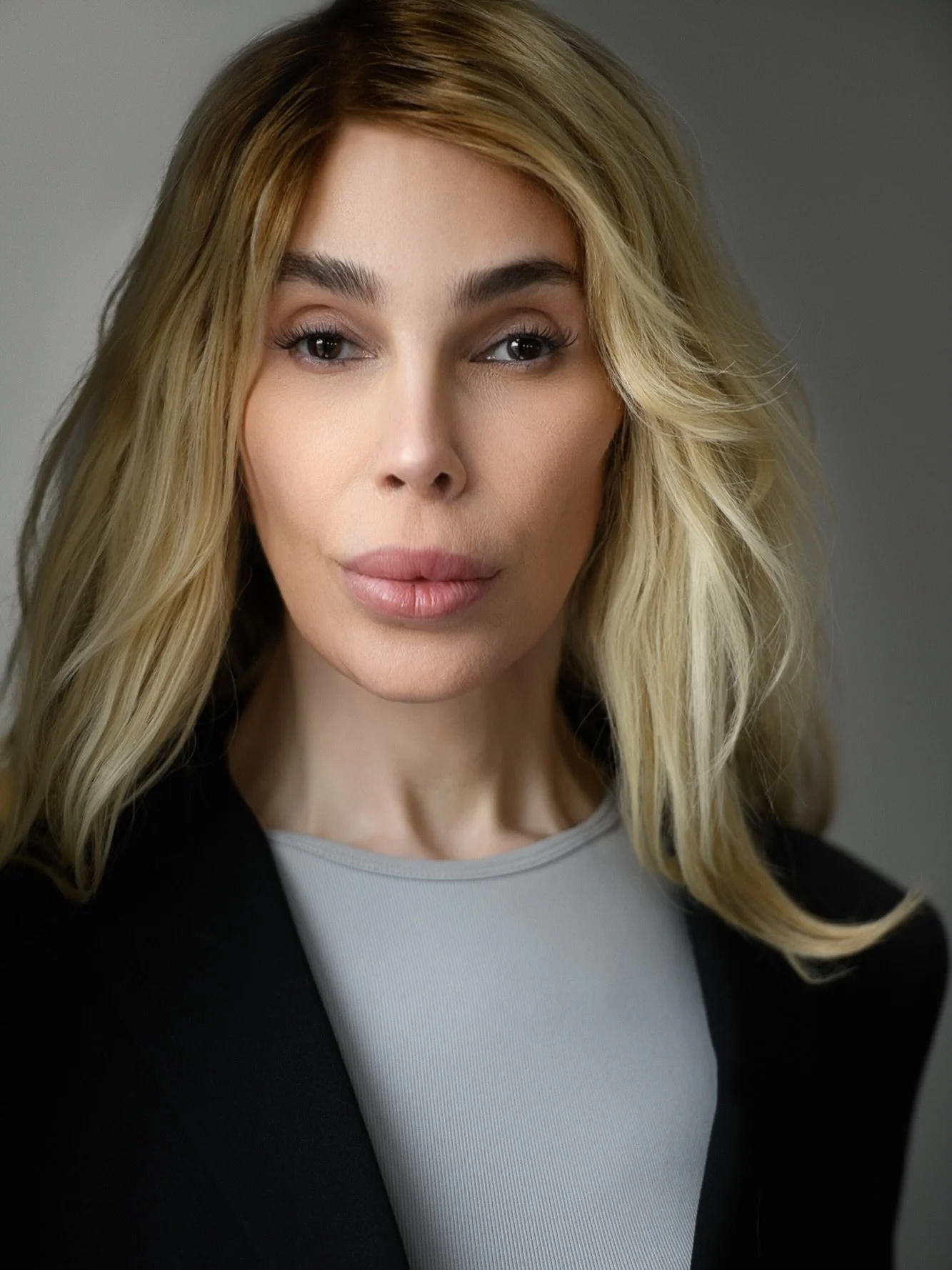 It&rsquo;s Dina! Natural light in the studio. I love how connected she is.