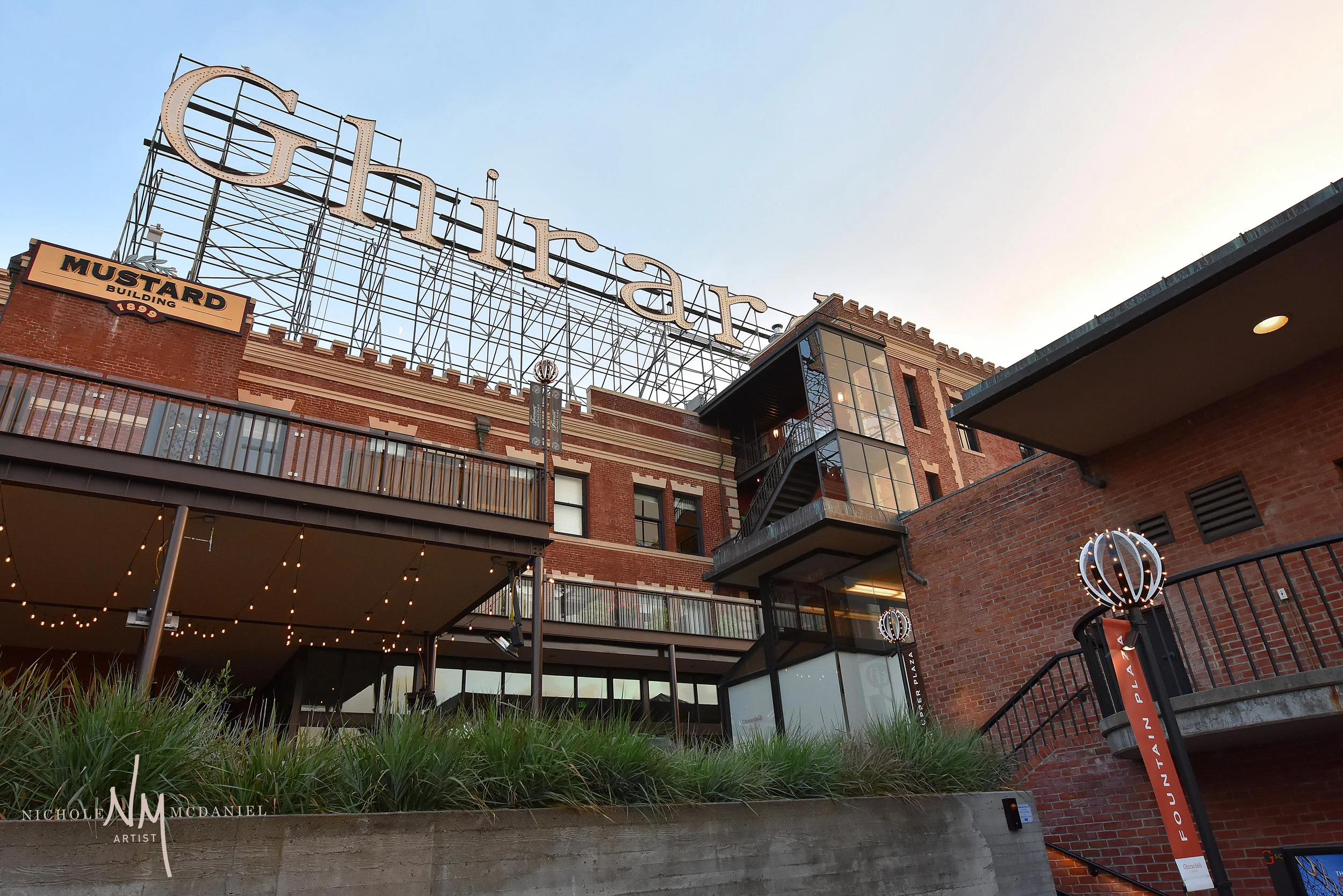 "Chocolate in Lights"Domenico Ghirardelli came to San Francisco during the gold rush years. This coffee and chocolate merchant originally born in Italy, opened a general store in Stockton selling spices and goods to locals. For decades Ghirarde…