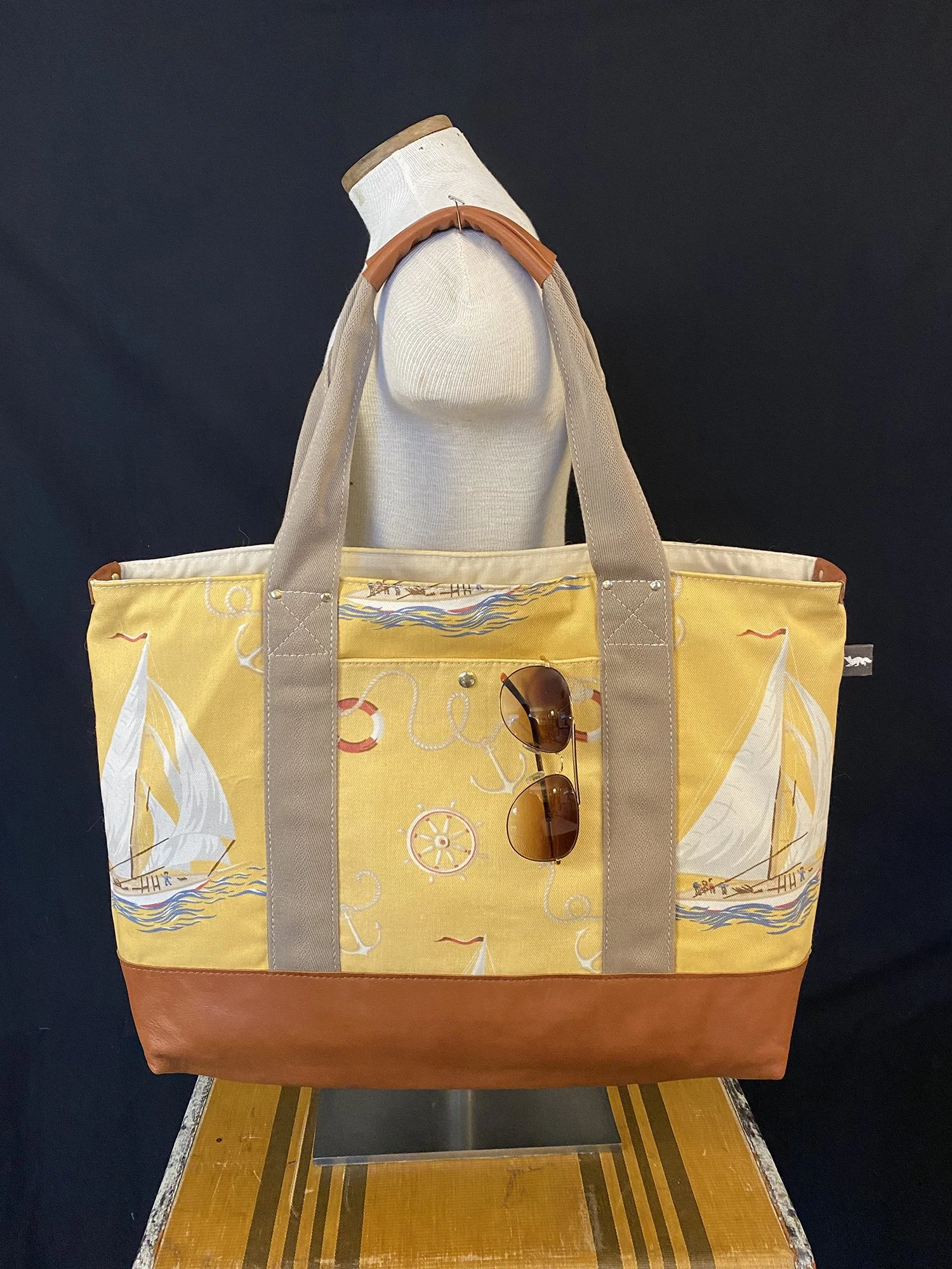 Bottomless Zipper - Let's Sail Away