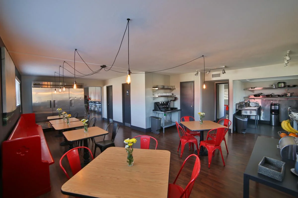 kitchen dining hostel.jpg