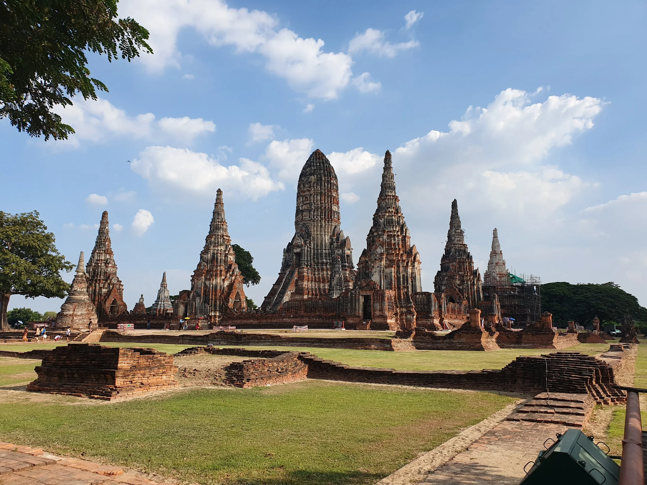 wat chaiwattanaram nikki tour guide.jpg