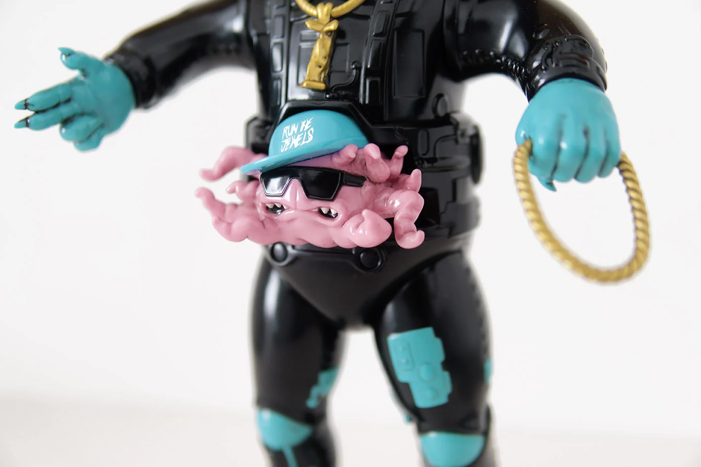 RTJ_krang_black_detail_web.jpg
