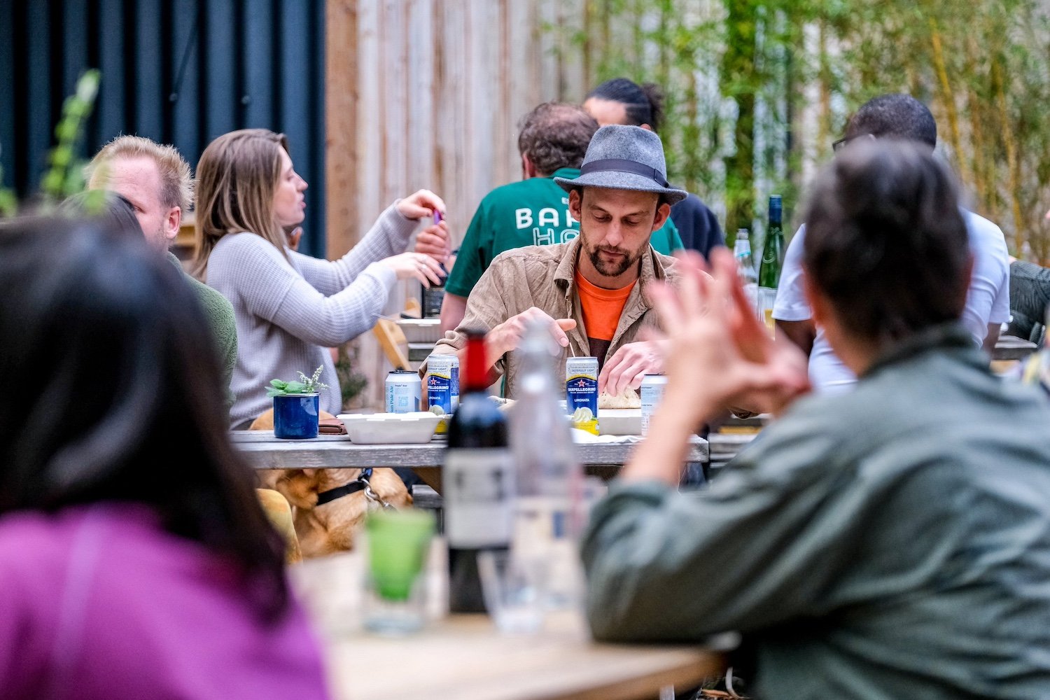 Larchwood Studio dining al fresco.jpeg