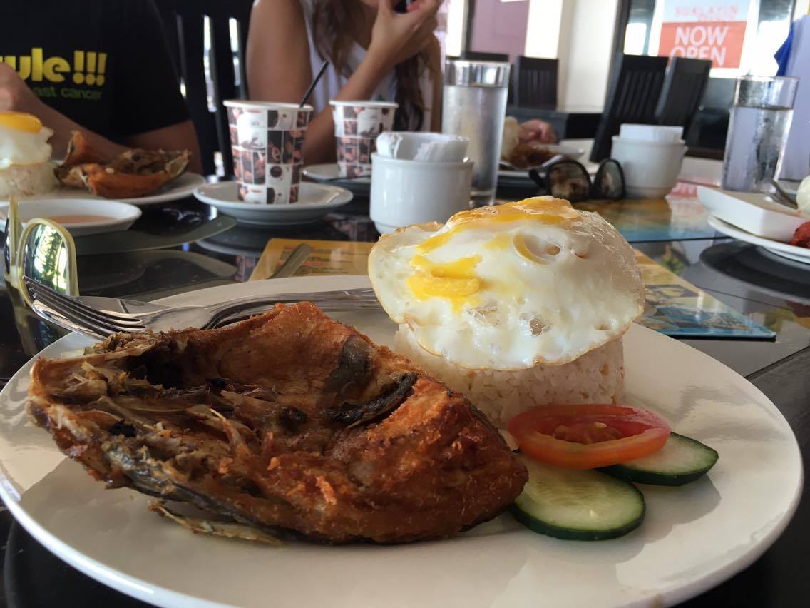 Bangsilog (Bangus, Sinangag, Itlog).