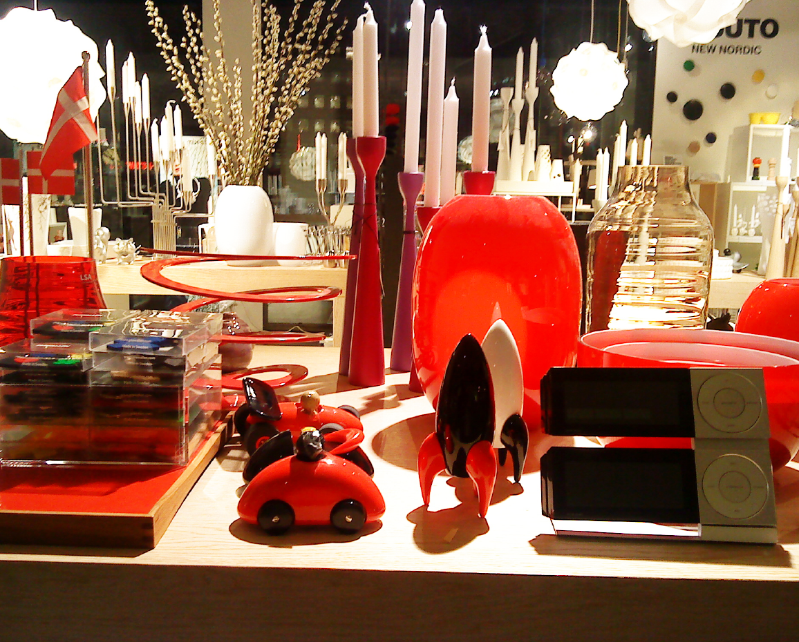 Retail display according to color, theme, brand or category