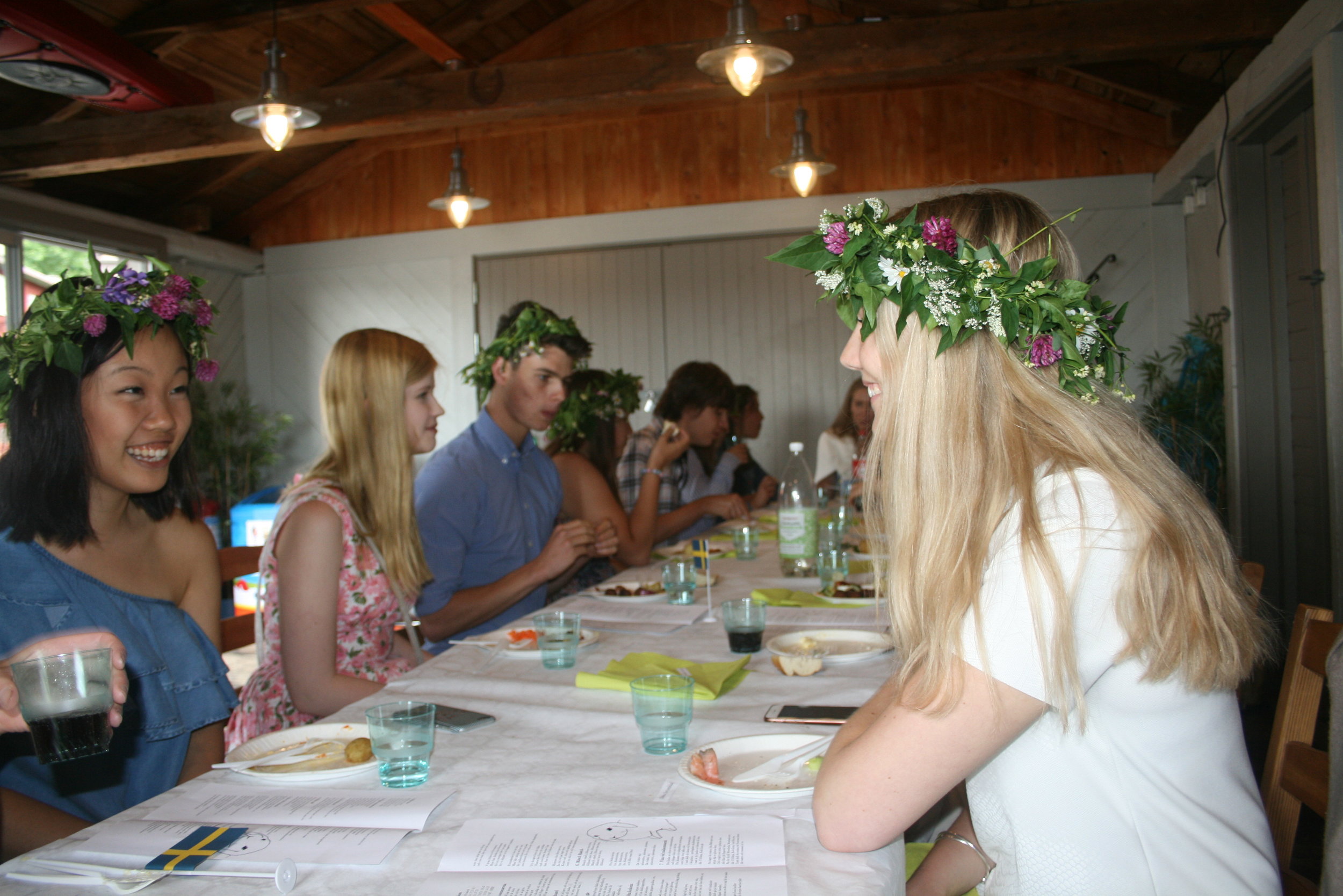  Midsommarlunch på Ångbåtsbryggan. 