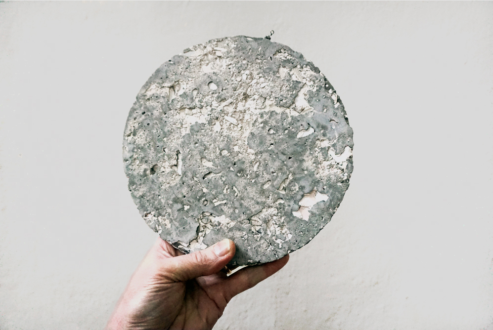 1.WALL-DISK_MELBOURNE_cement_disc_pic2_FINAL_1000pxl.jpg