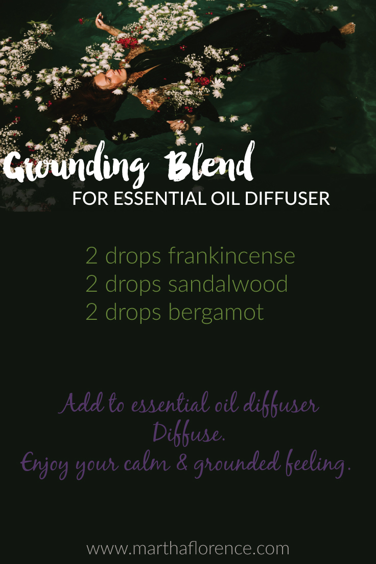 Grounding Essential Oil Blend - Add these oils to your diffuser and diffuse for calm and grounded feelings. Click to learn about 11 ways you can use frankincense oils, plus more recipes!