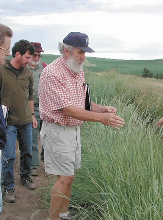 Dave Skinner, leading a prairie remnant tour in 2015
