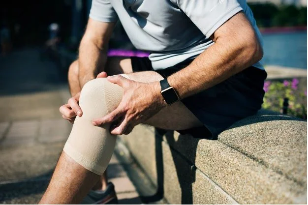 7 Ways To Cope When You're Struggling With An Injury