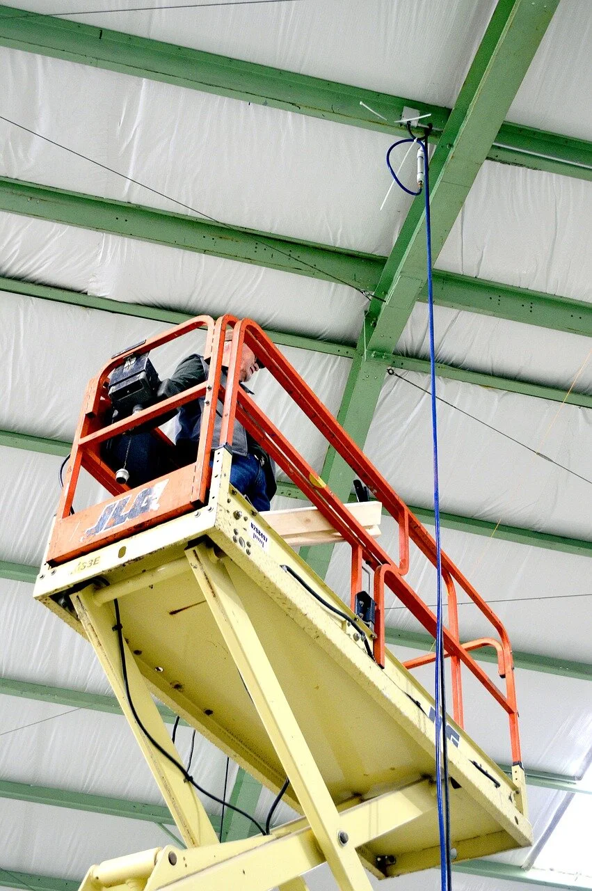 Four Factors To Consider Before Purchasing a Used Scissor Lift