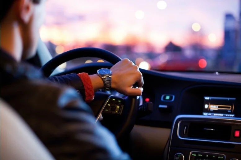 7 Apps To Keep You Safe In The Car