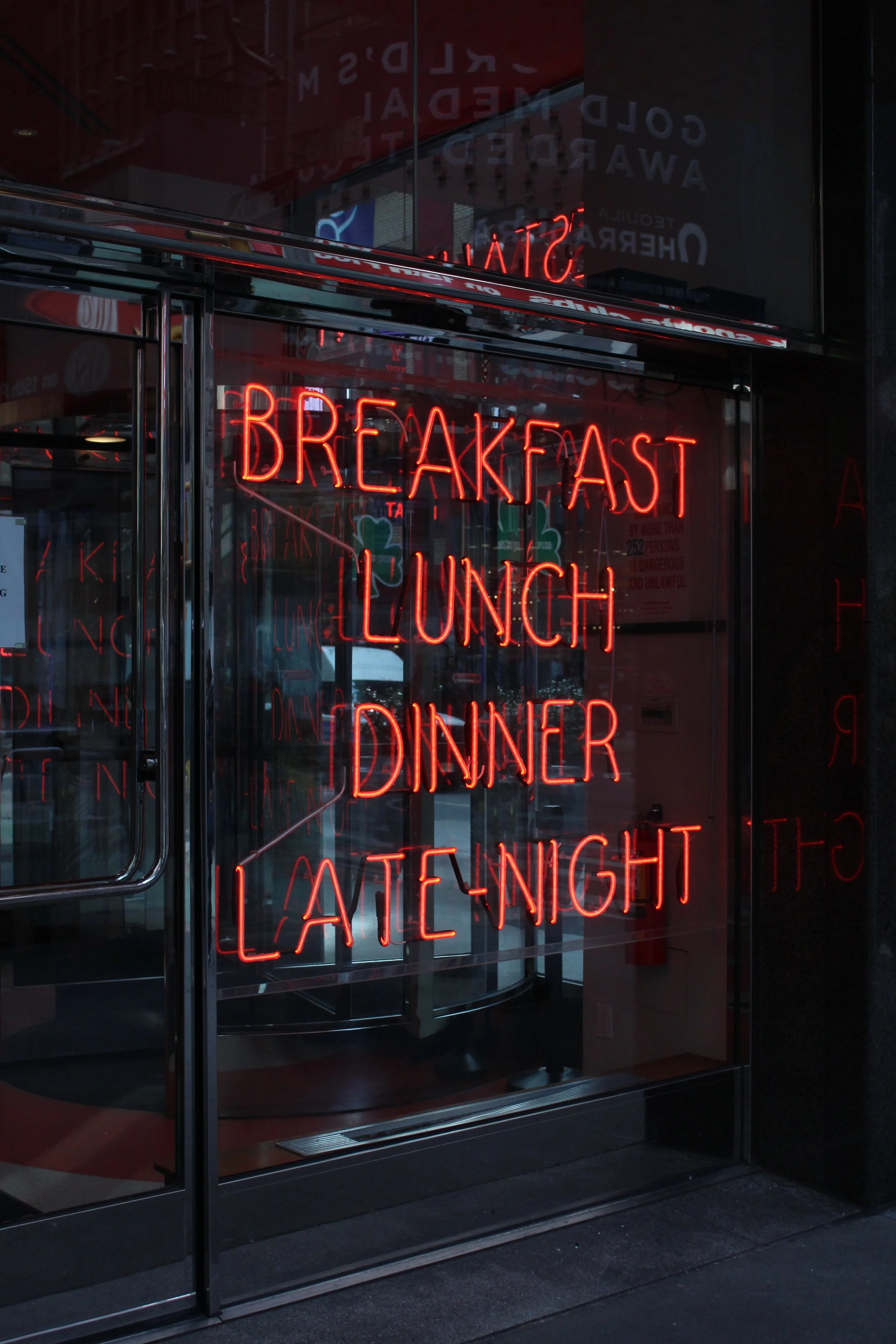 Restaurant Bible! 5 Best Tips for Customers and Servers!